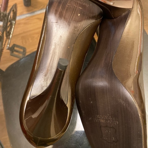 Stuart Weitzman Bronze Pumps-Vintage (Size 10AA) - Picture 5 of 6